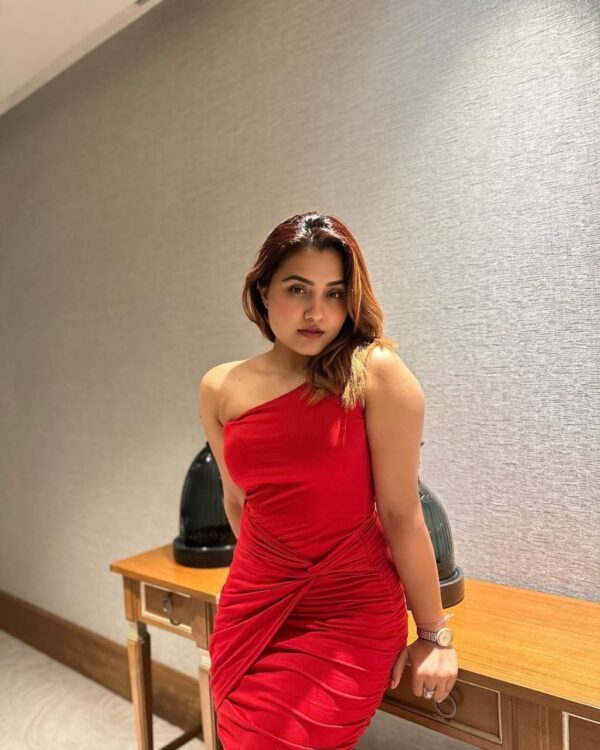 ENJOY 8527183089 Find & Book Call Girls In Katwaria Sarai Delhi